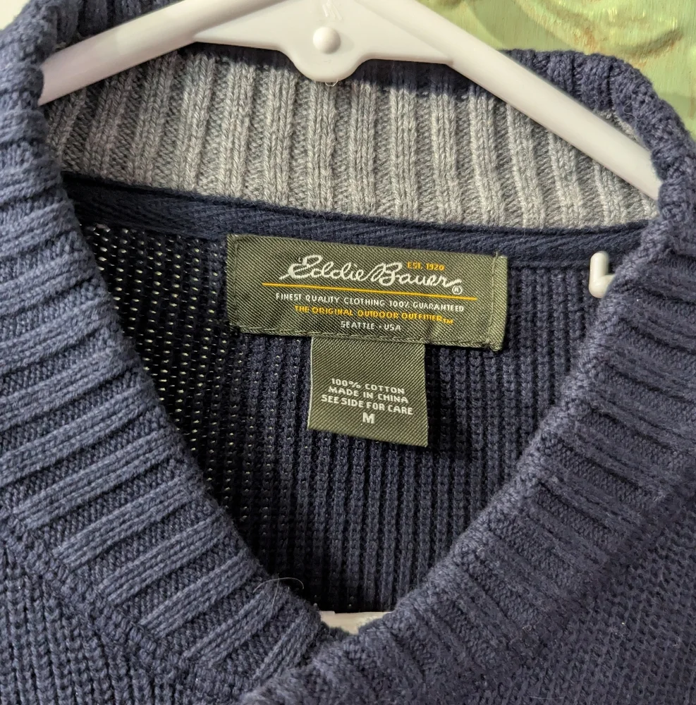 Eddie Bauer Men's Dark Blue Crewneck Sweater - Picture 2 of 3
